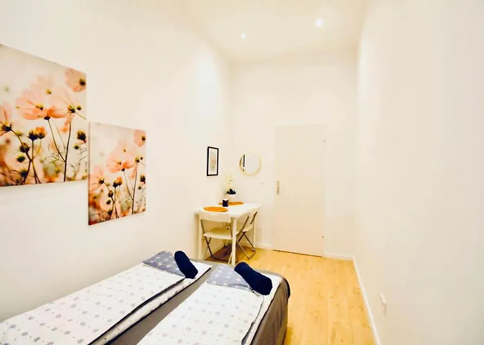 Super Central Cozy 5 Bedroom Shared Apt 10Min Walk To Augarten